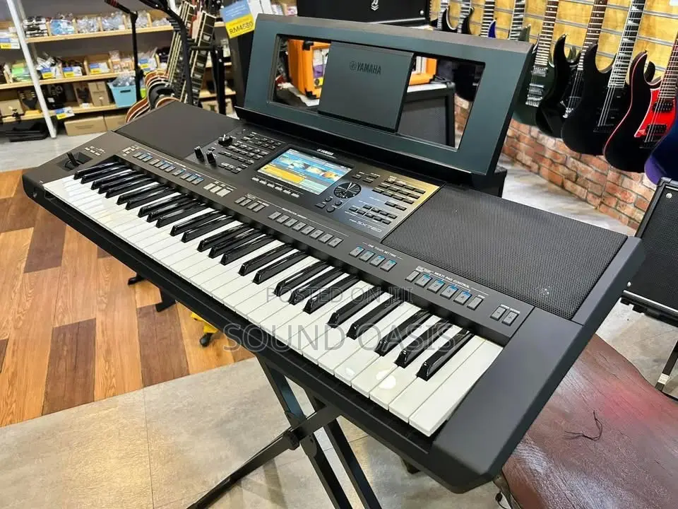 Yamaha PSR Sx-920 61-Key Arranger Keyboard