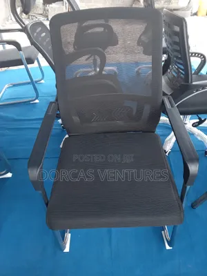 Luxurious Side Visitor's Chair