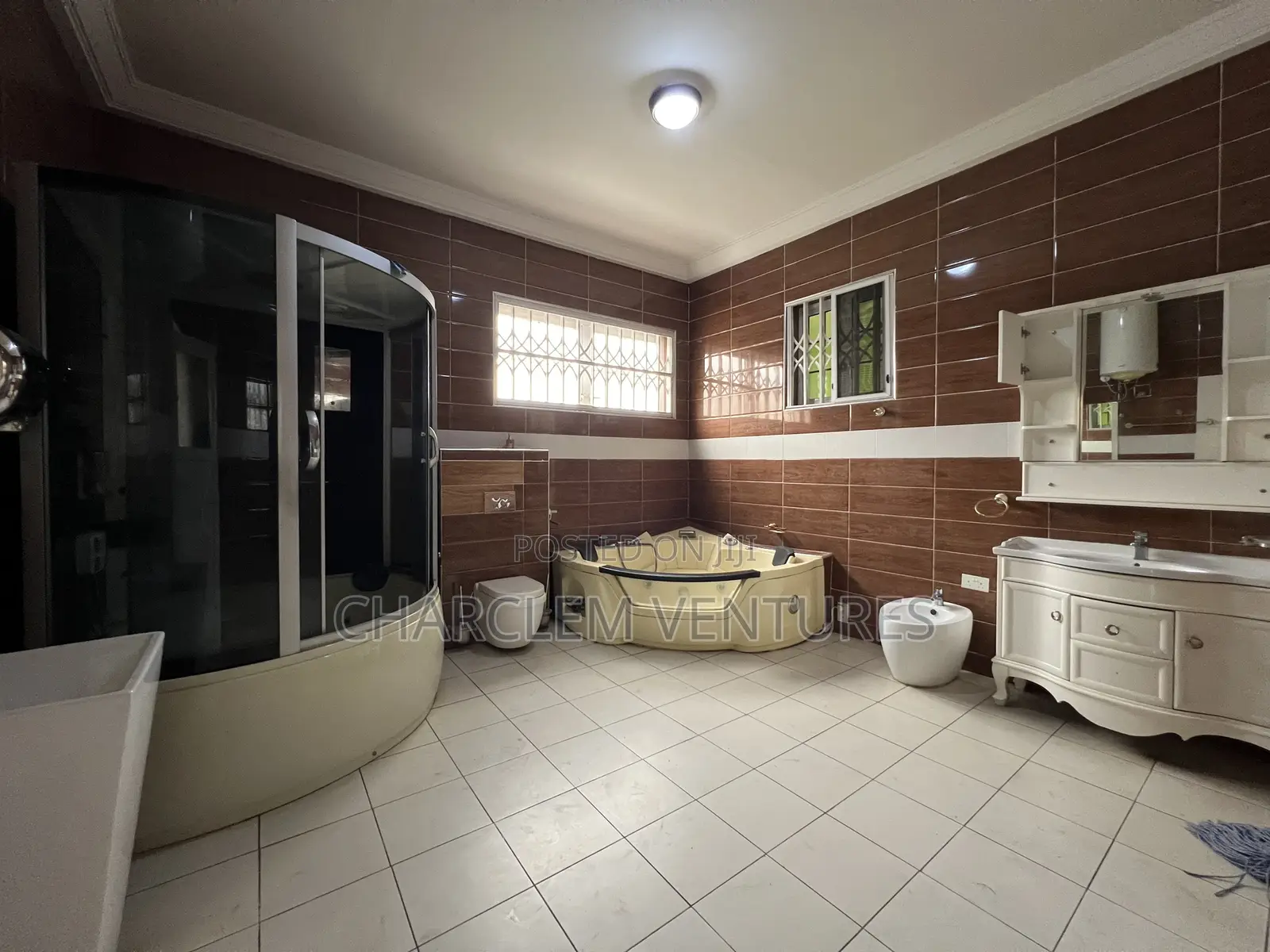 11bdrm Mansion in Charclem Ventures, East Legon for sale