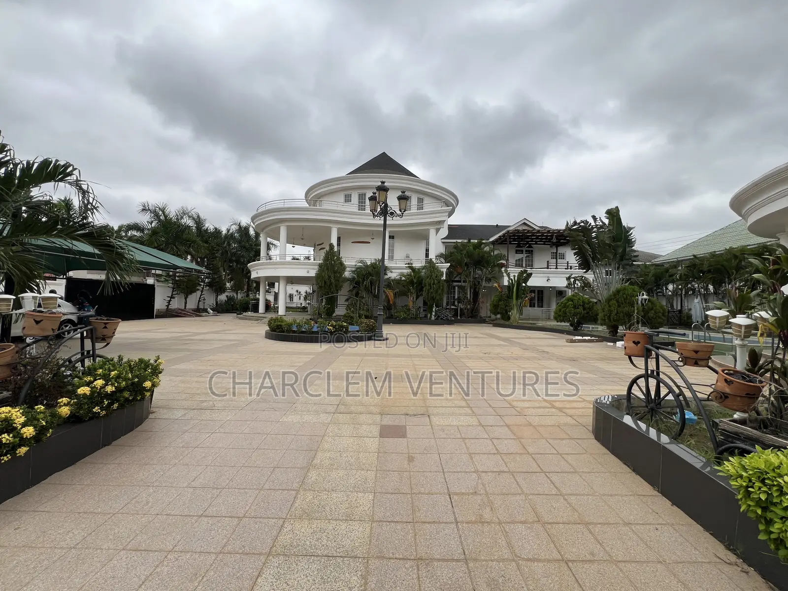 11bdrm Mansion in Charclem Ventures, East Legon for sale