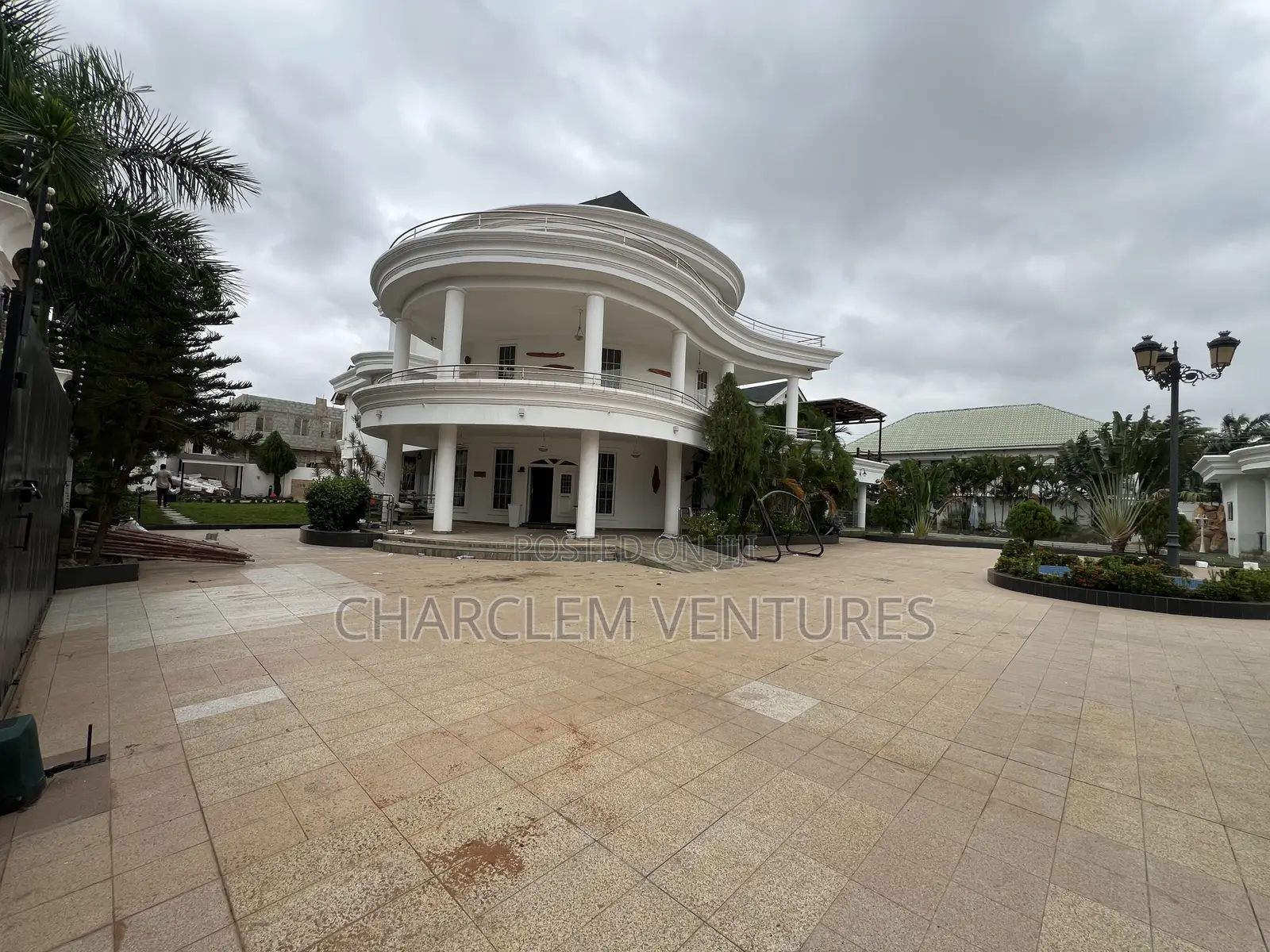 11bdrm Mansion in Charclem Ventures, East Legon for sale