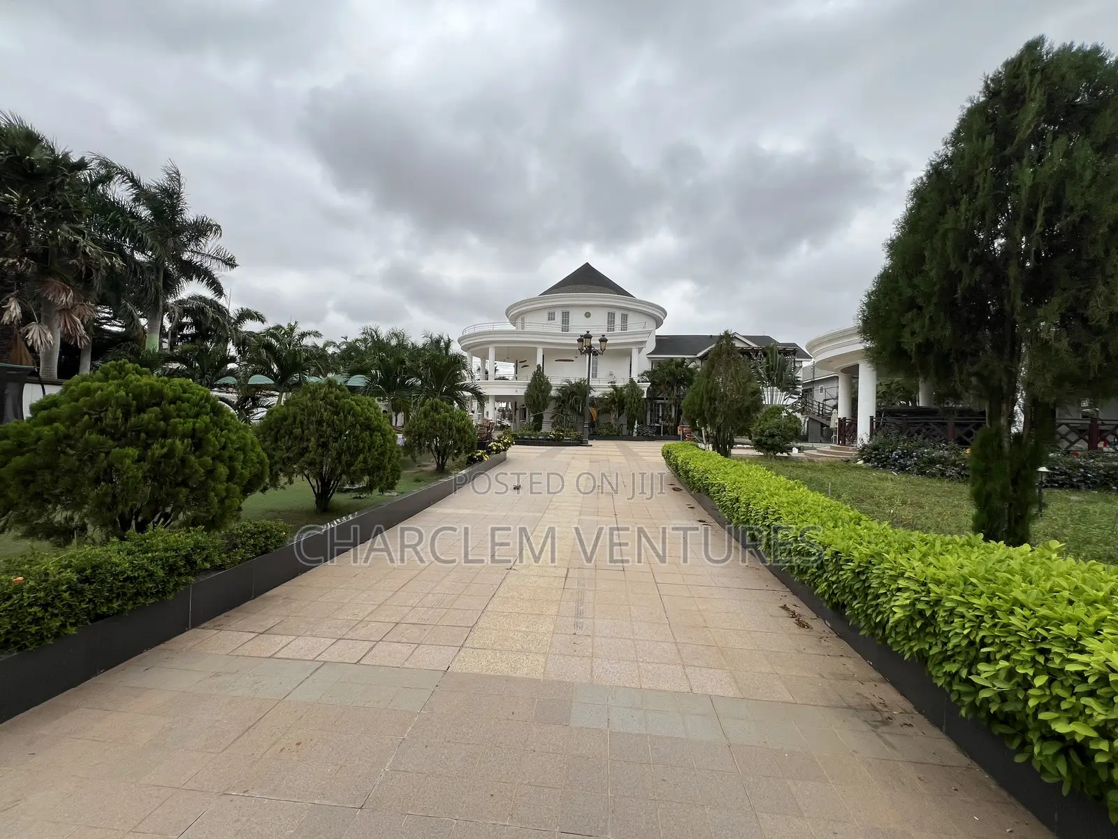 11bdrm Mansion in Charclem Ventures, East Legon for sale