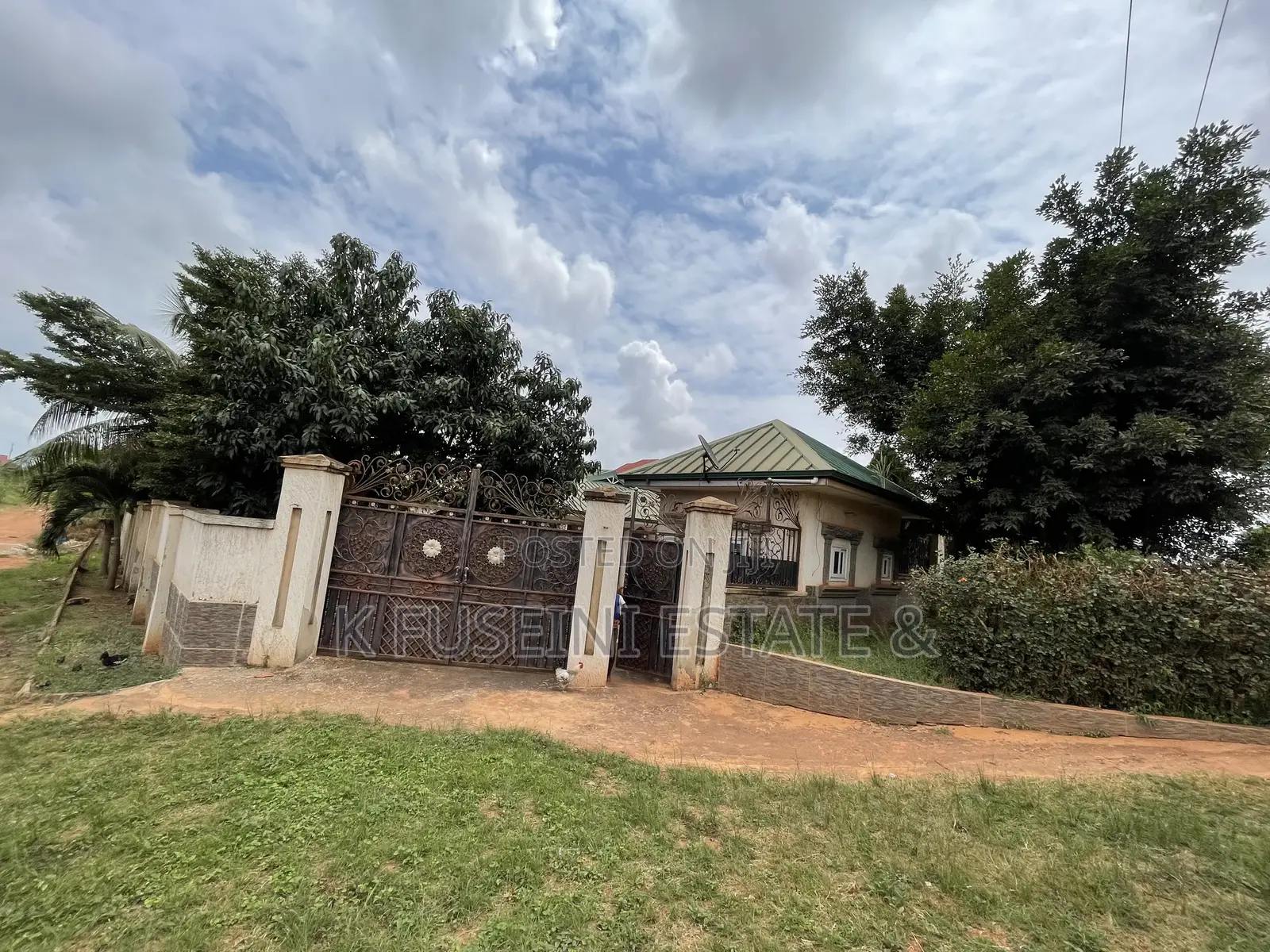 Furnished 6bdrm House in K Fuseini Estate, Kumasi Metropolitan for sale
