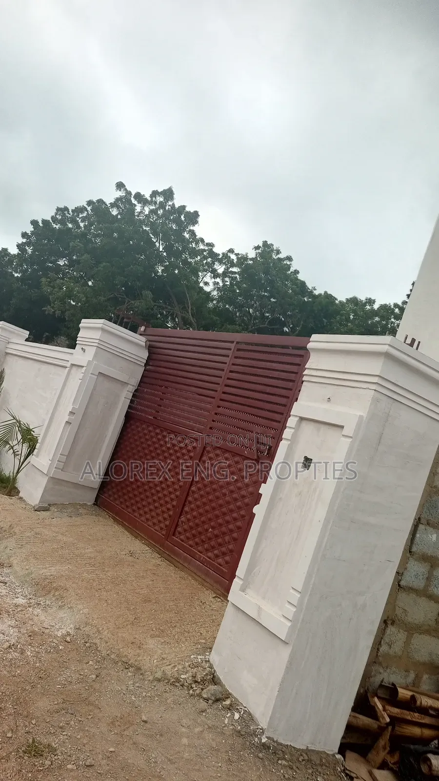 4bdrm Duplex in Otinibi, Danfa for sale