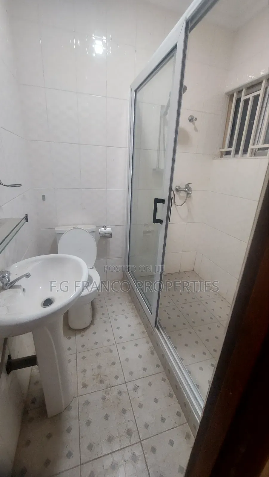3bdrm House in Kg.Franco Properties, Spintex for rent