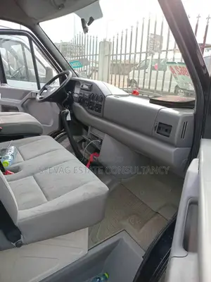 Volkswagen Transporter 2010 Grey
