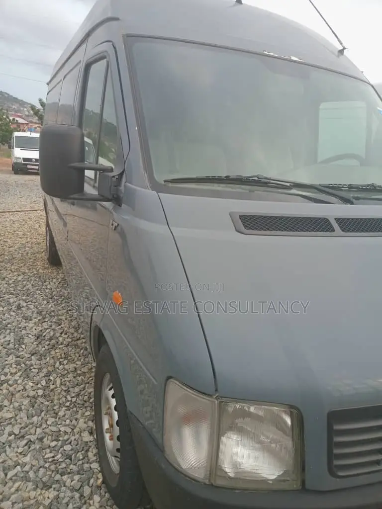 Volkswagen Transporter 2010 Grey