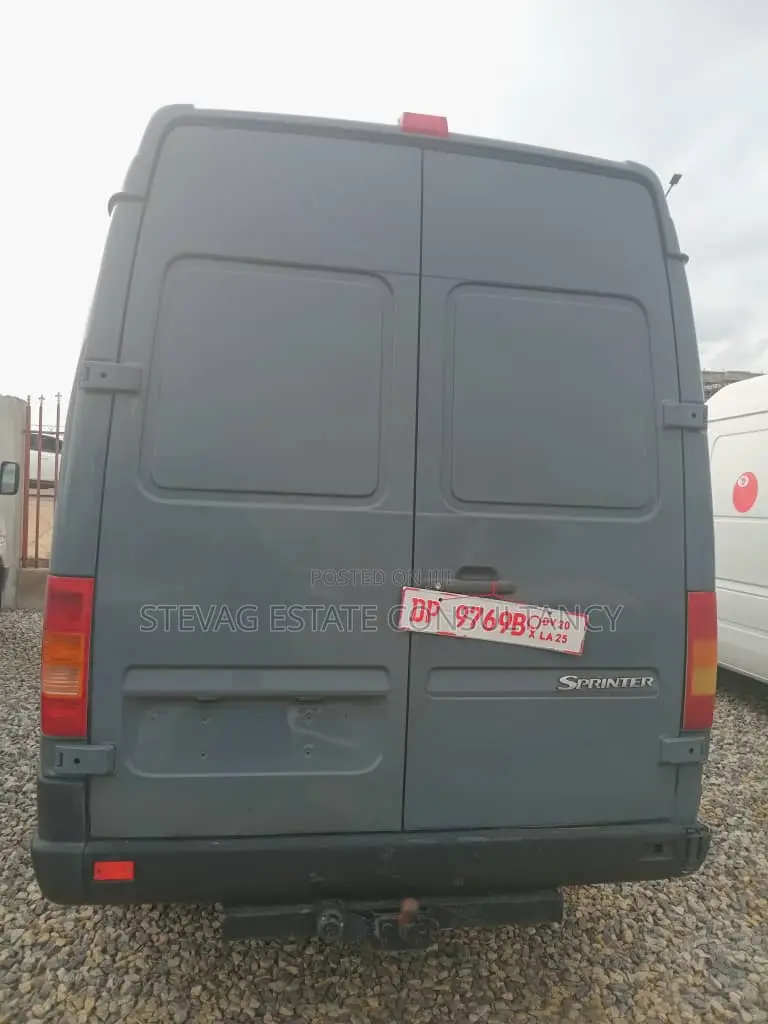 Volkswagen Transporter 2010 Grey