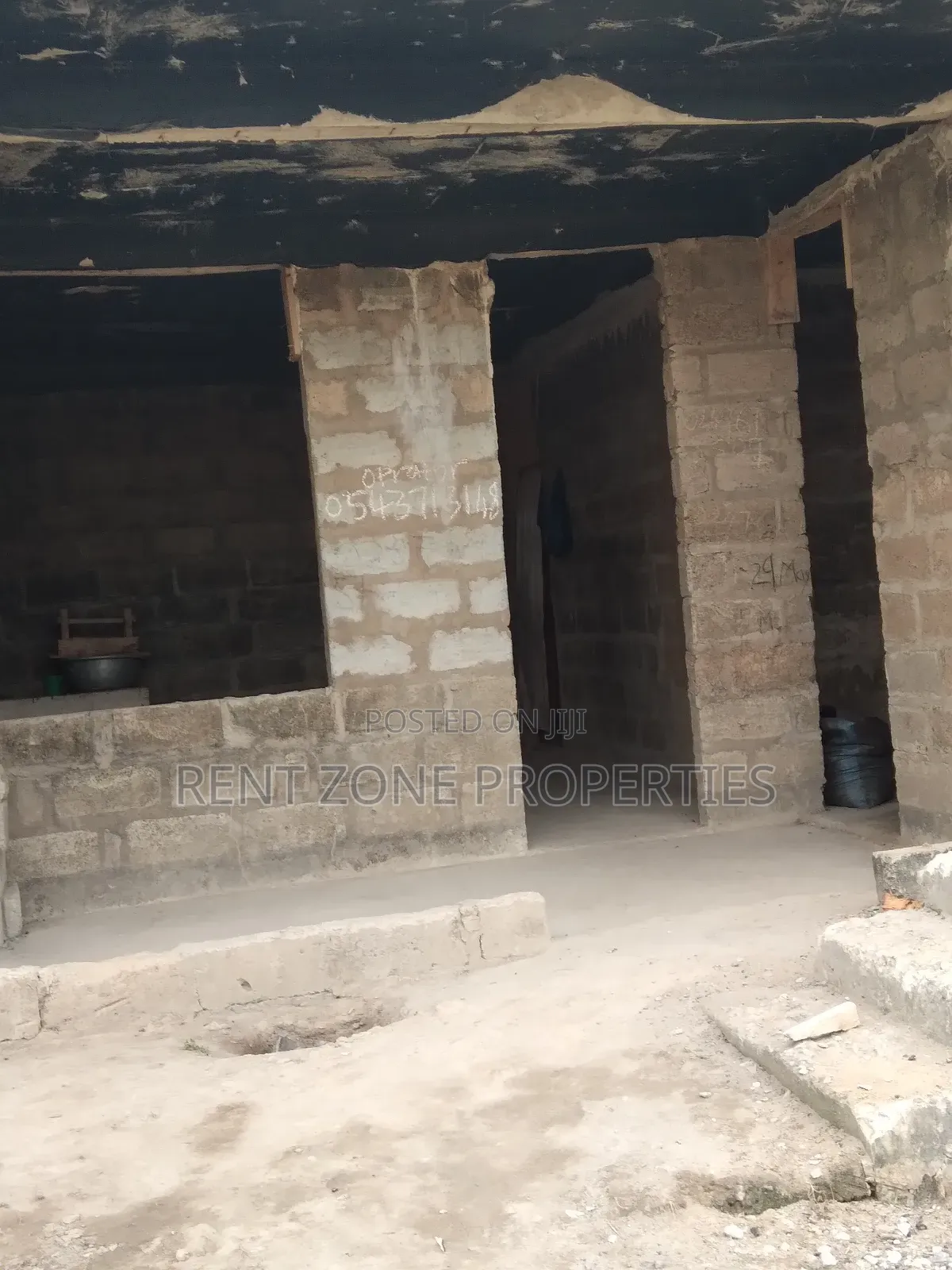 10bdrm Apartment in Rent Zone Properties, Amasaman for sale