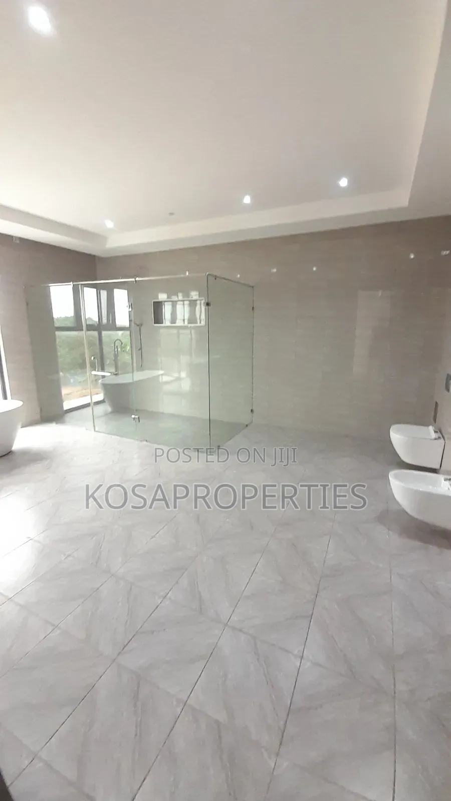 4bdrm House in Adjiringanor, Adjiriganor for sale