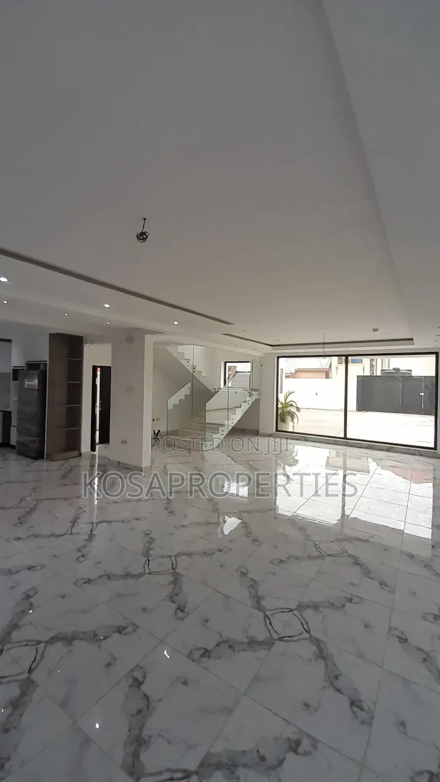 4bdrm House in Adjiringanor, Adjiriganor for sale