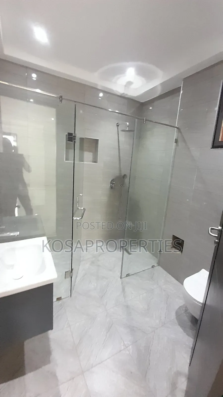 4bdrm House in Adjiringanor, Adjiriganor for sale