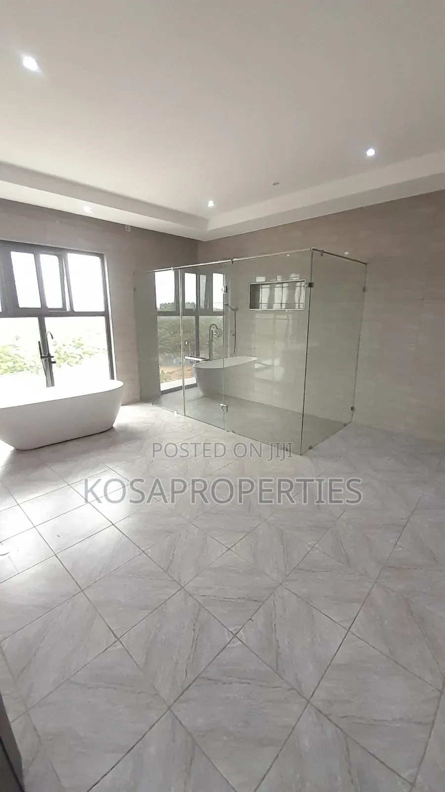 4bdrm House in Adjiringanor, Adjiriganor for sale