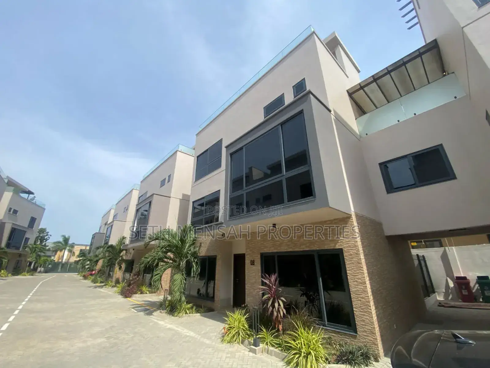 3bdrm Townhouse / Terrace in Airport Residential Area for rent
