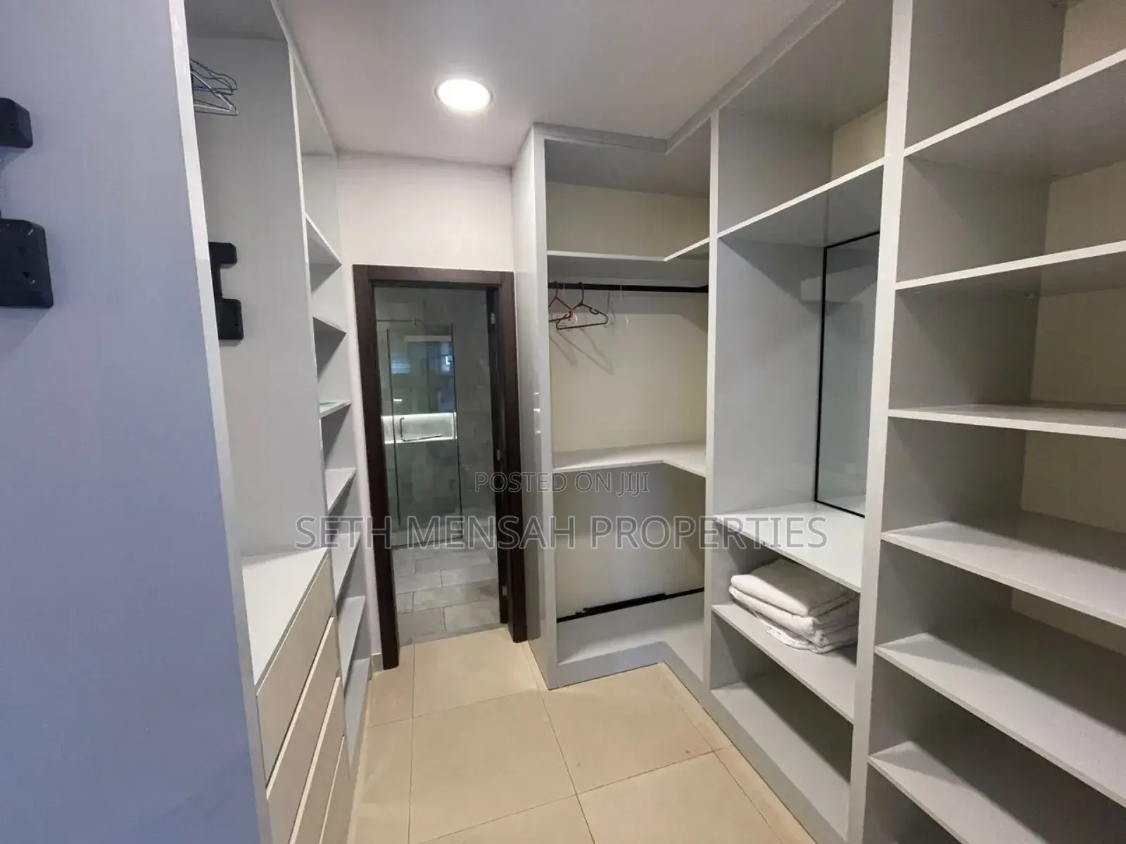 3bdrm Townhouse / Terrace in Airport Residential Area for rent