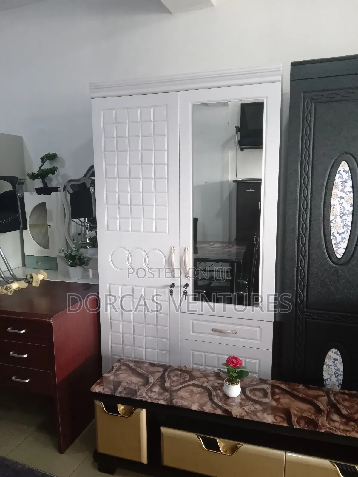 Wardrobe, 2drawers,And Doors