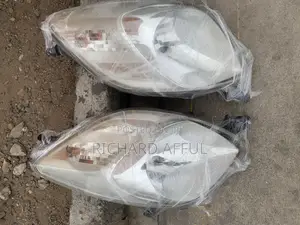 Home Used 2008 Toyota Vitz Headlight Pair