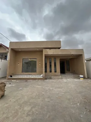 3bdrm Bungalow in Lake Side Estate for sale