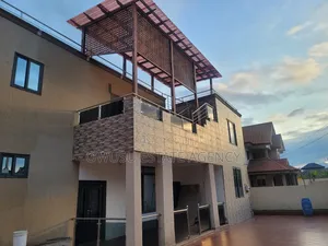8bdrm House in Kantinkyiren, Kumasi Metropolitan for sale