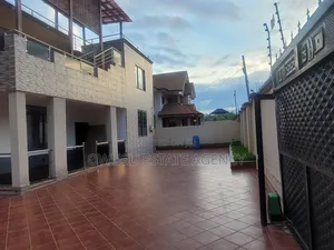 8bdrm House in Kantinkyiren, Kumasi Metropolitan for sale