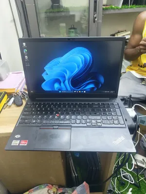 Laptop Lenovo Thinkpad E15 16GB AMD Ryzen 5 SSD 512GB