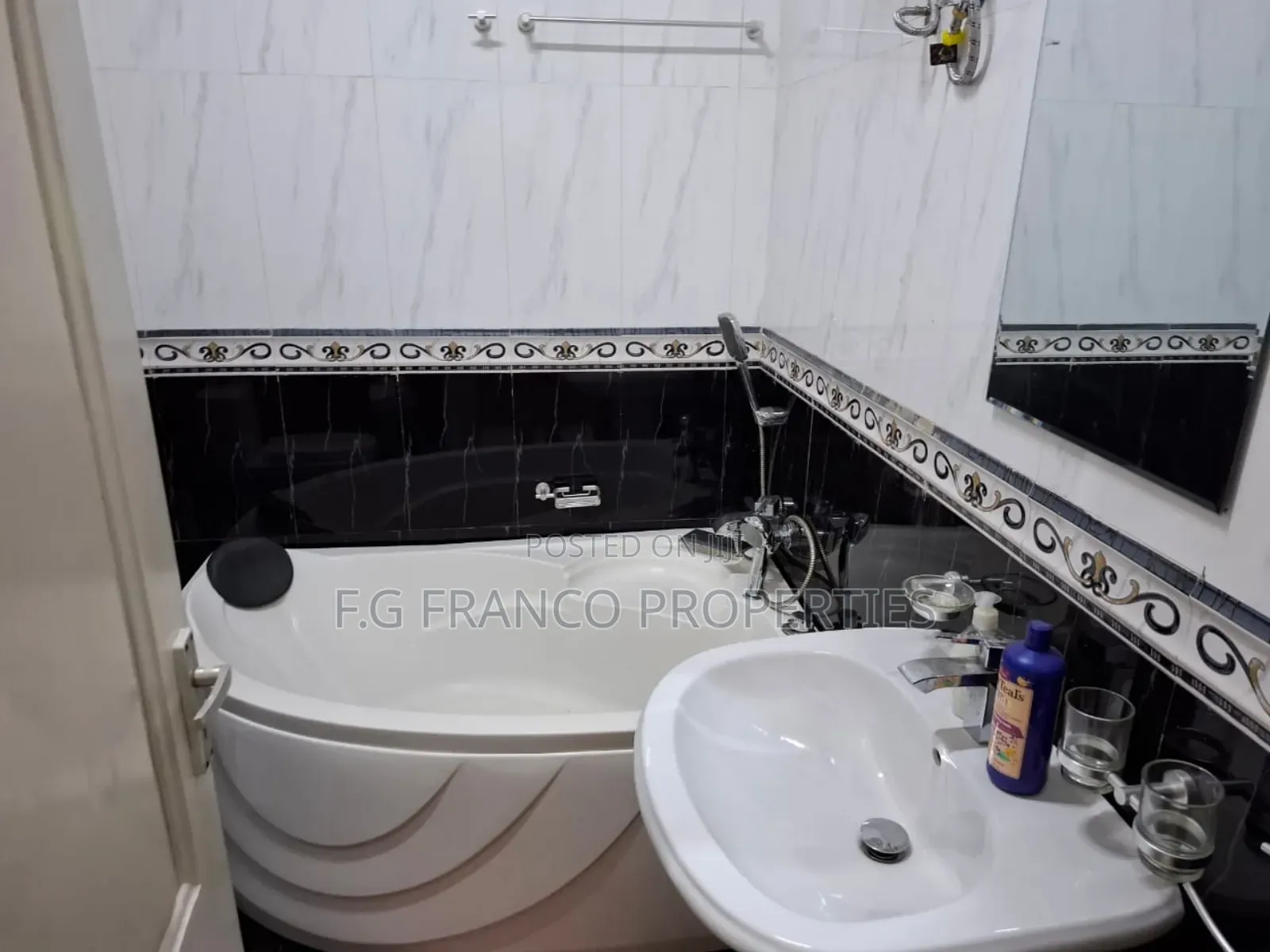Furnished 3bdrm House in Kg Franco Properties, Sakumono for rent