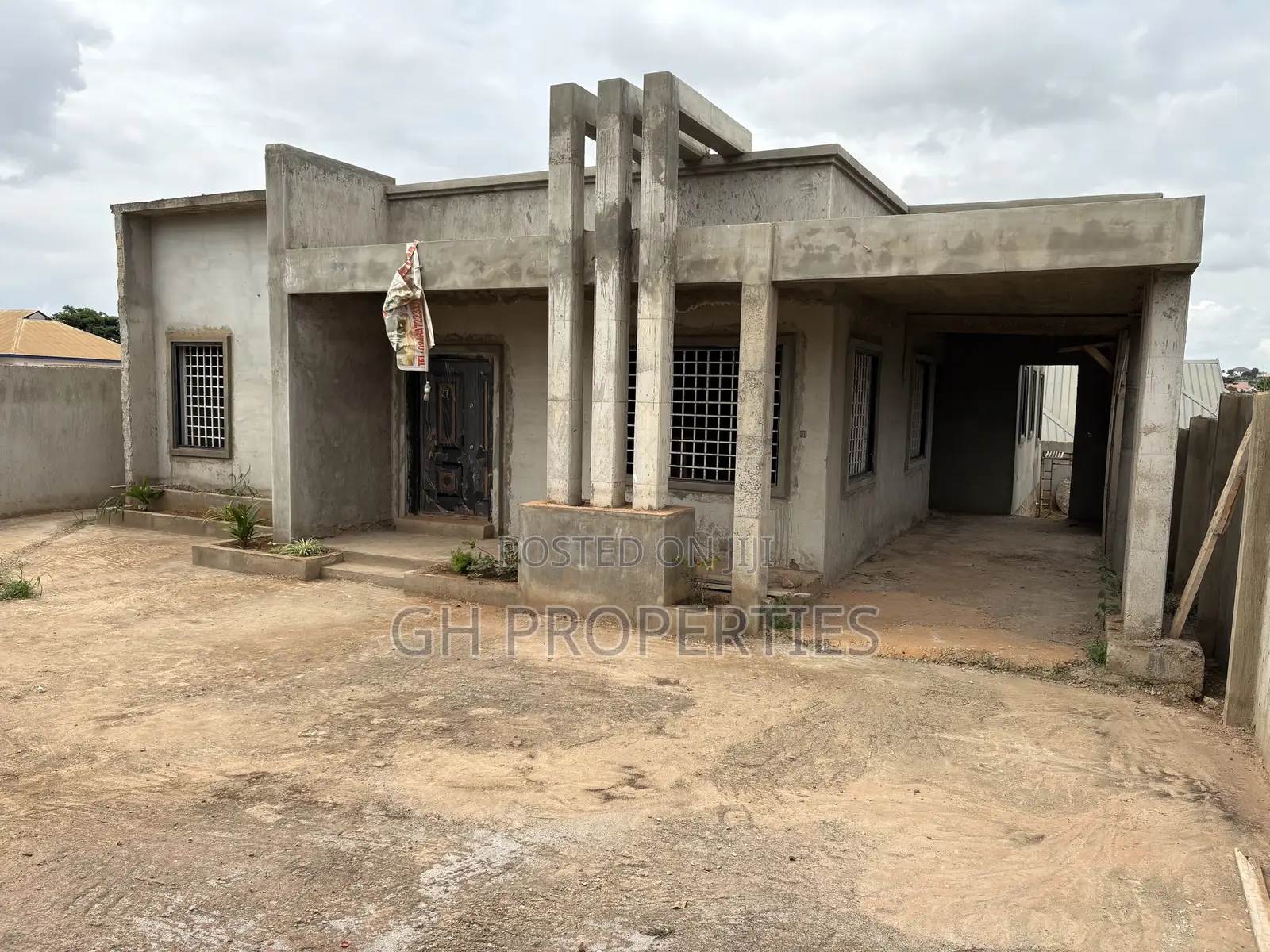 4bdrm House in Kwanwoma,Konkoli. for sale