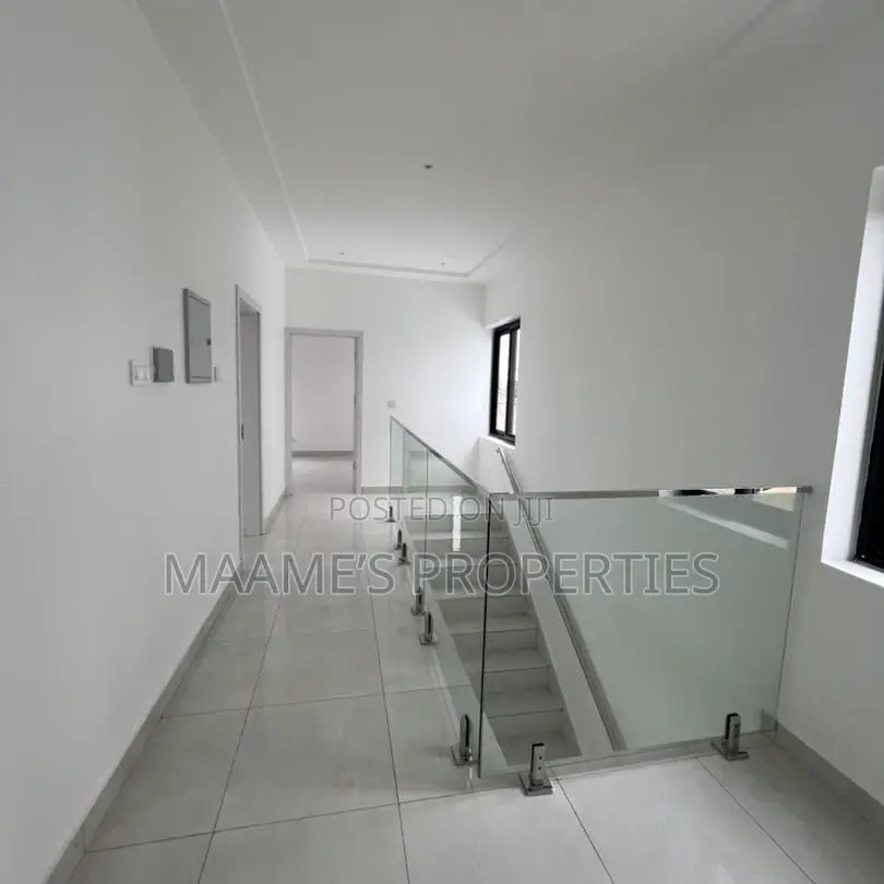 3bdrm Duplex in Oyarifa for sale