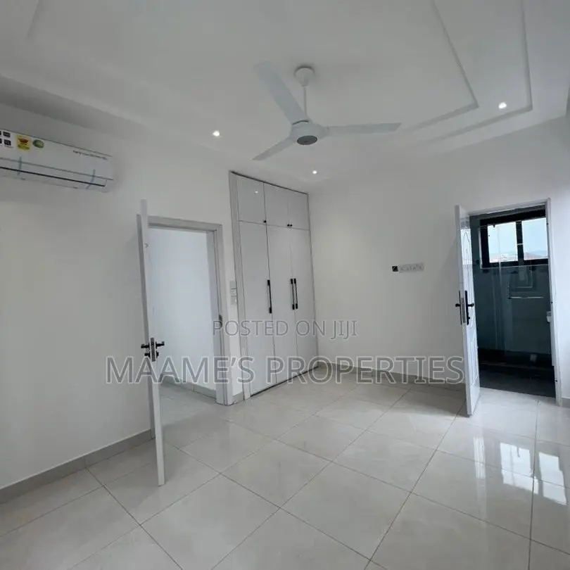 3bdrm Duplex in Oyarifa for sale