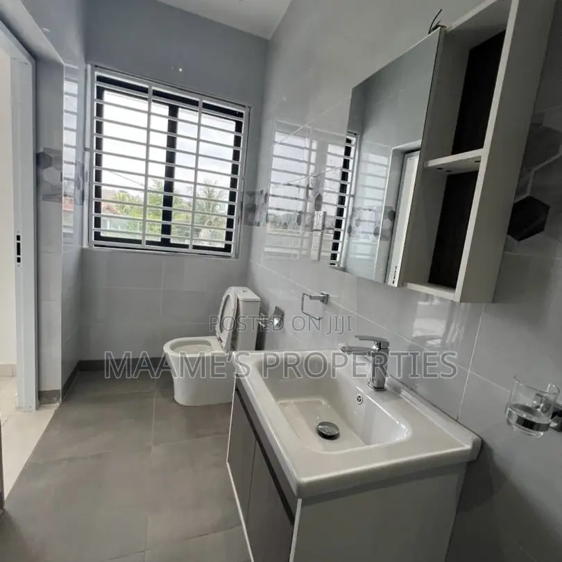 3bdrm Duplex in Oyarifa for sale