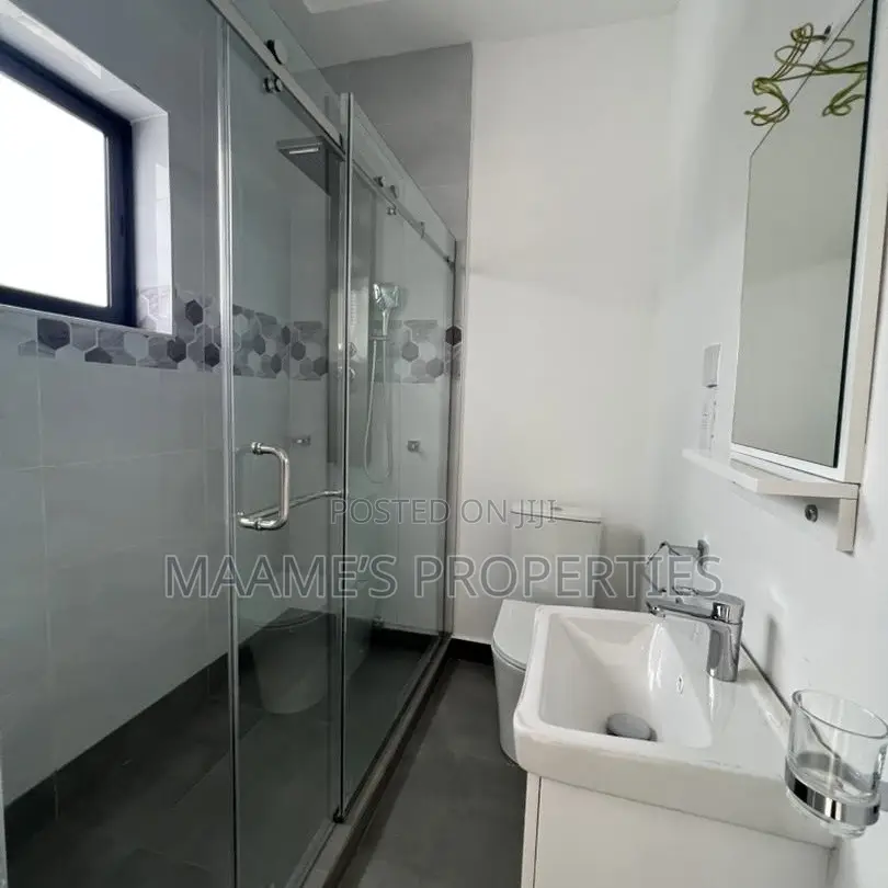 3bdrm Duplex in Oyarifa for sale