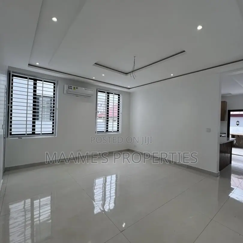 3bdrm Duplex in Oyarifa for sale