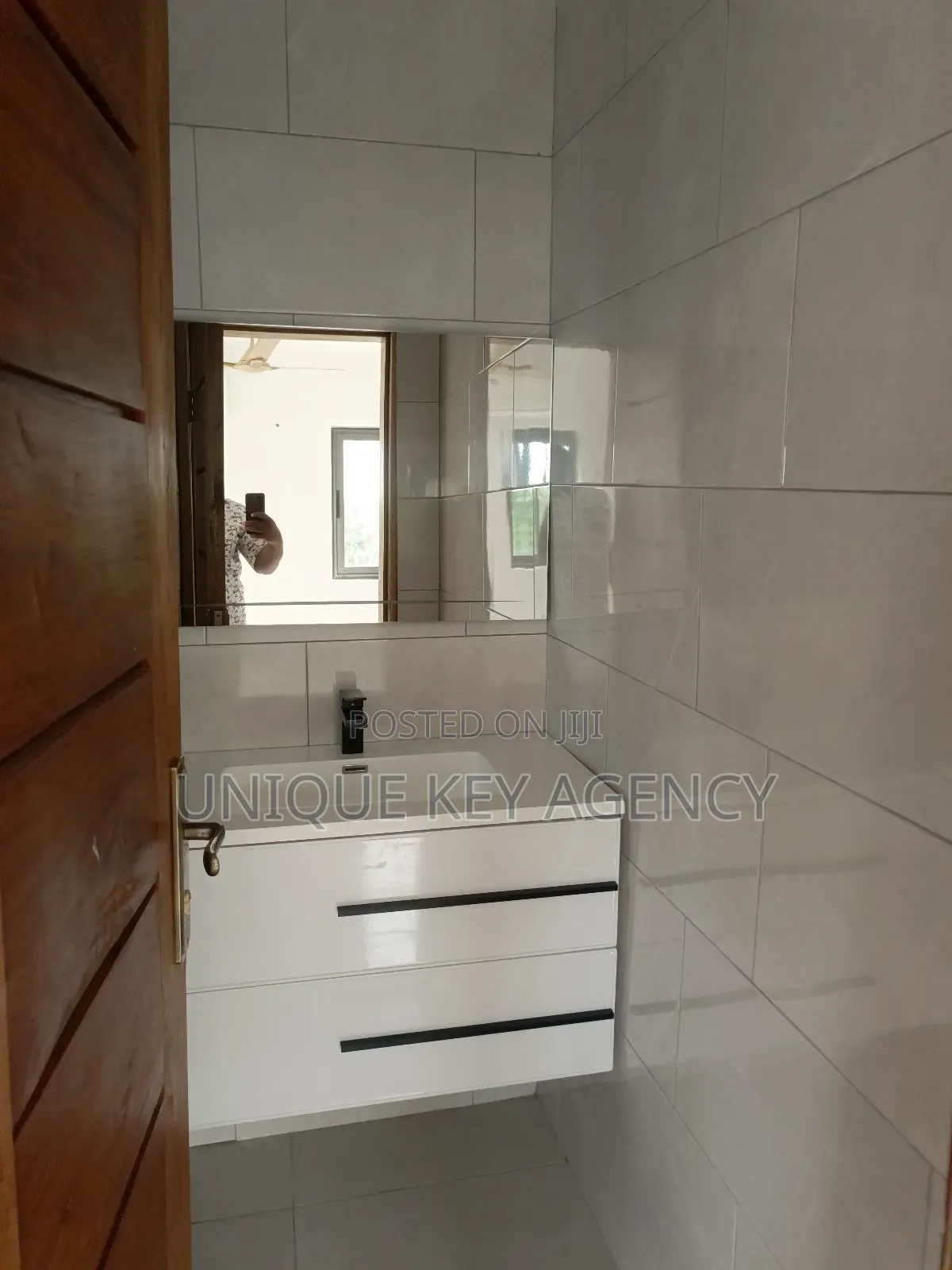2bdrm Apartment in Unique Key Agency, Manet Court for rent