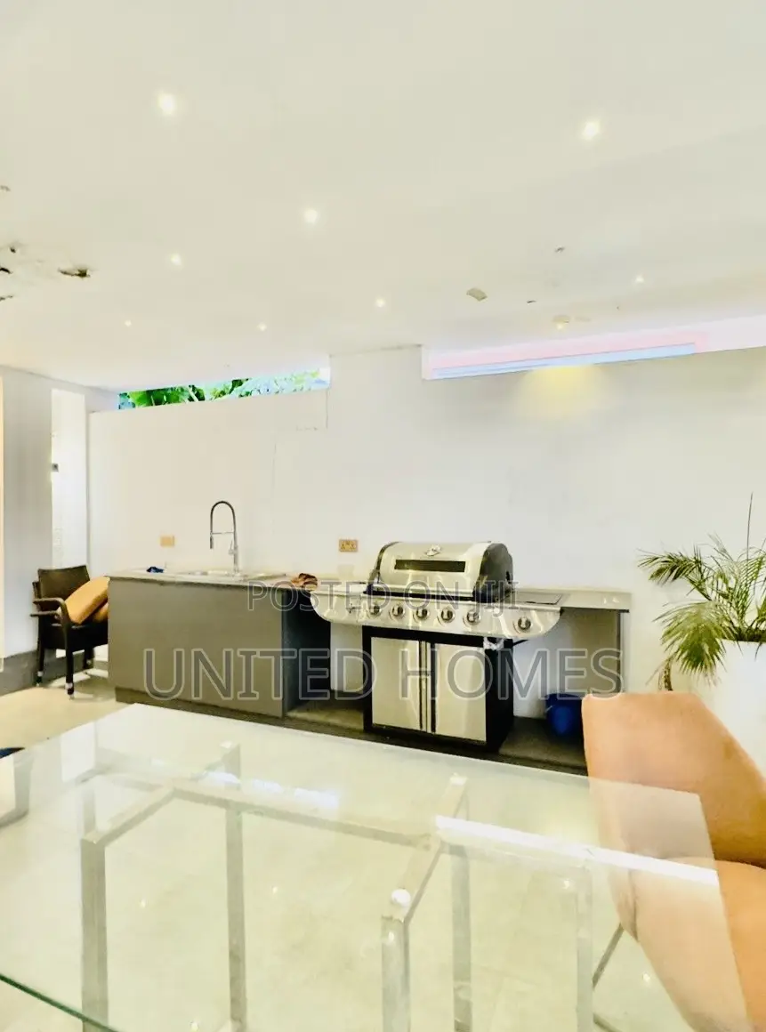 Furnished 6bdrm House in Cantonments for sale