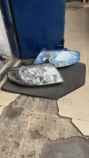 Nissan Sunny Headlight 2004,2005,2006,2007,2008,2009,2010,