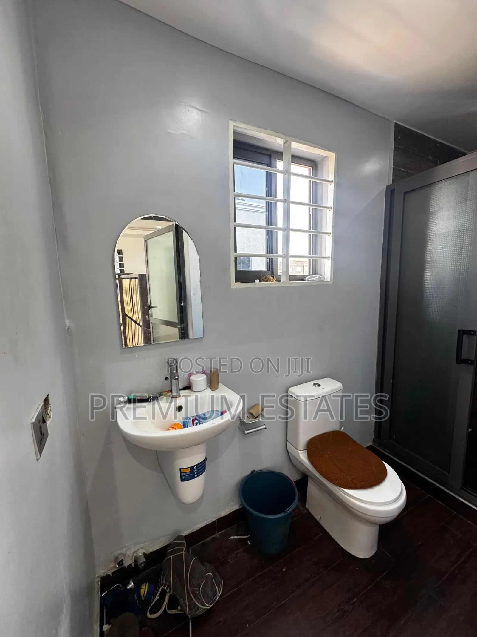 2bdrm House in School Junction for rent