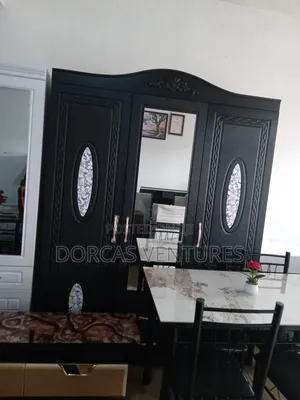 A Noble Person Wardrobe 3doors