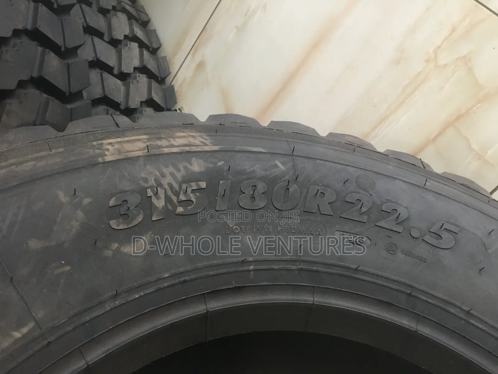 Quality Tyre 315/80r22.5