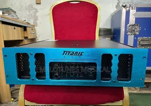 Titanic Usa Au-2000 High Efficiency Stereo Power Amplifier.