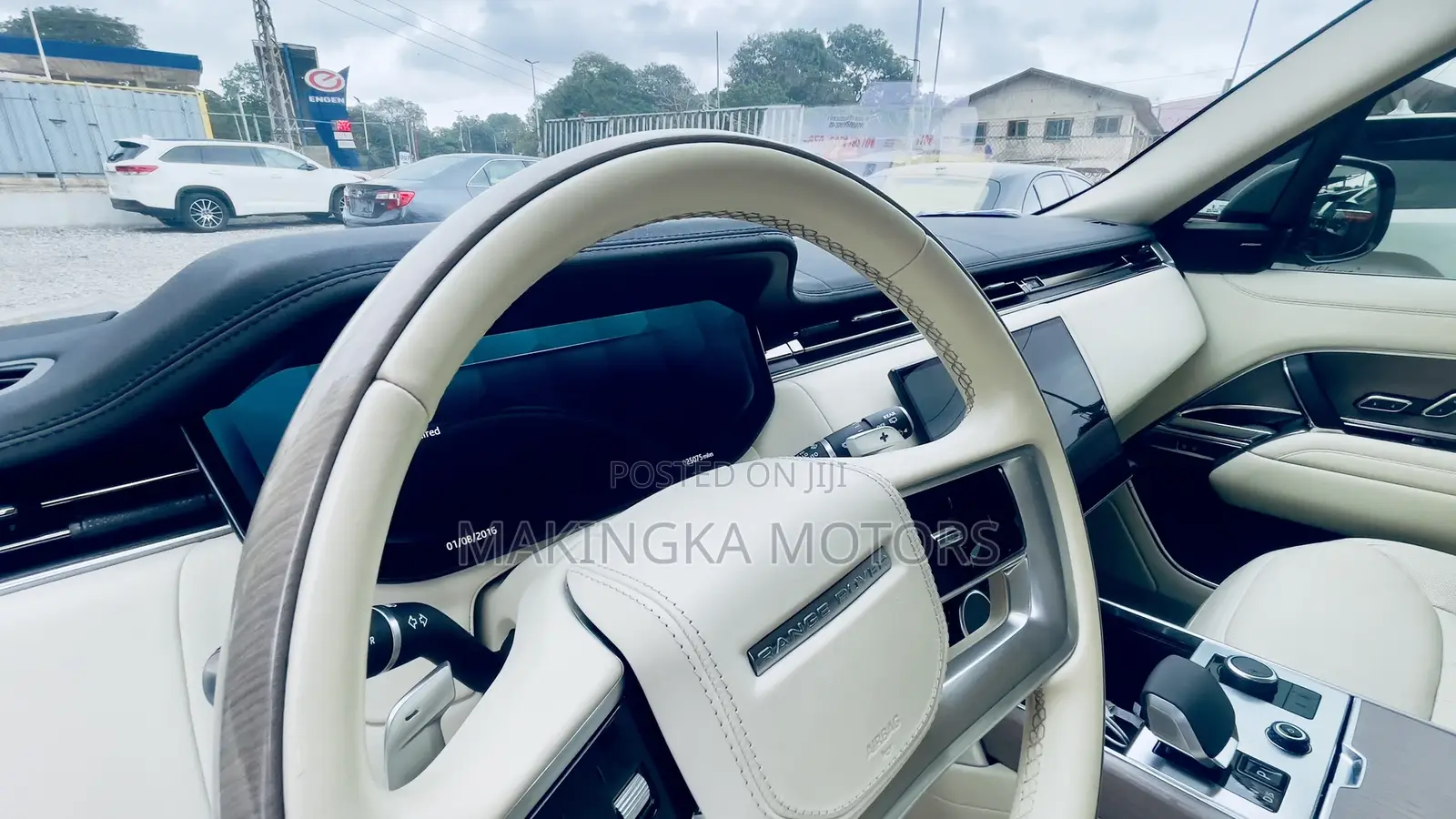 Land Rover Range Rover Vogue 2024 Gold