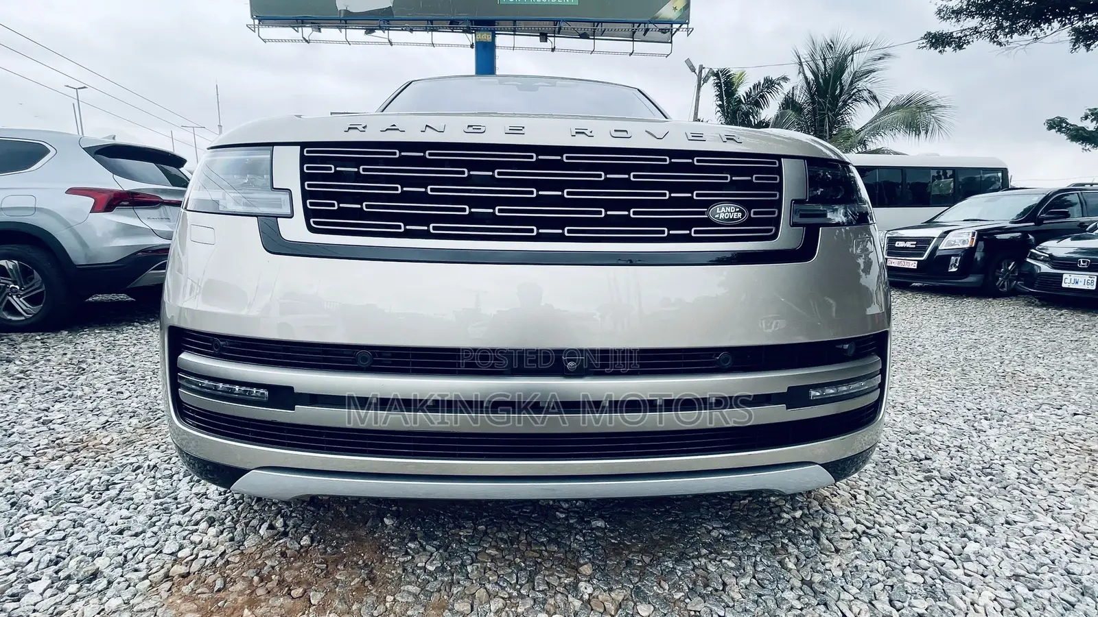 Land Rover Range Rover Vogue 2024 Gold
