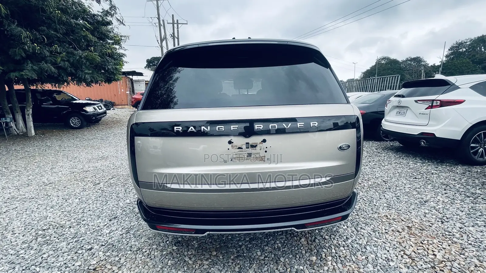 Land Rover Range Rover Vogue 2024 Gold