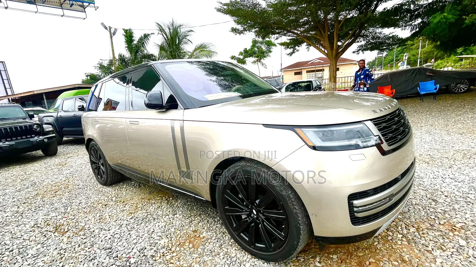 Land Rover Range Rover Vogue 2024 Gold