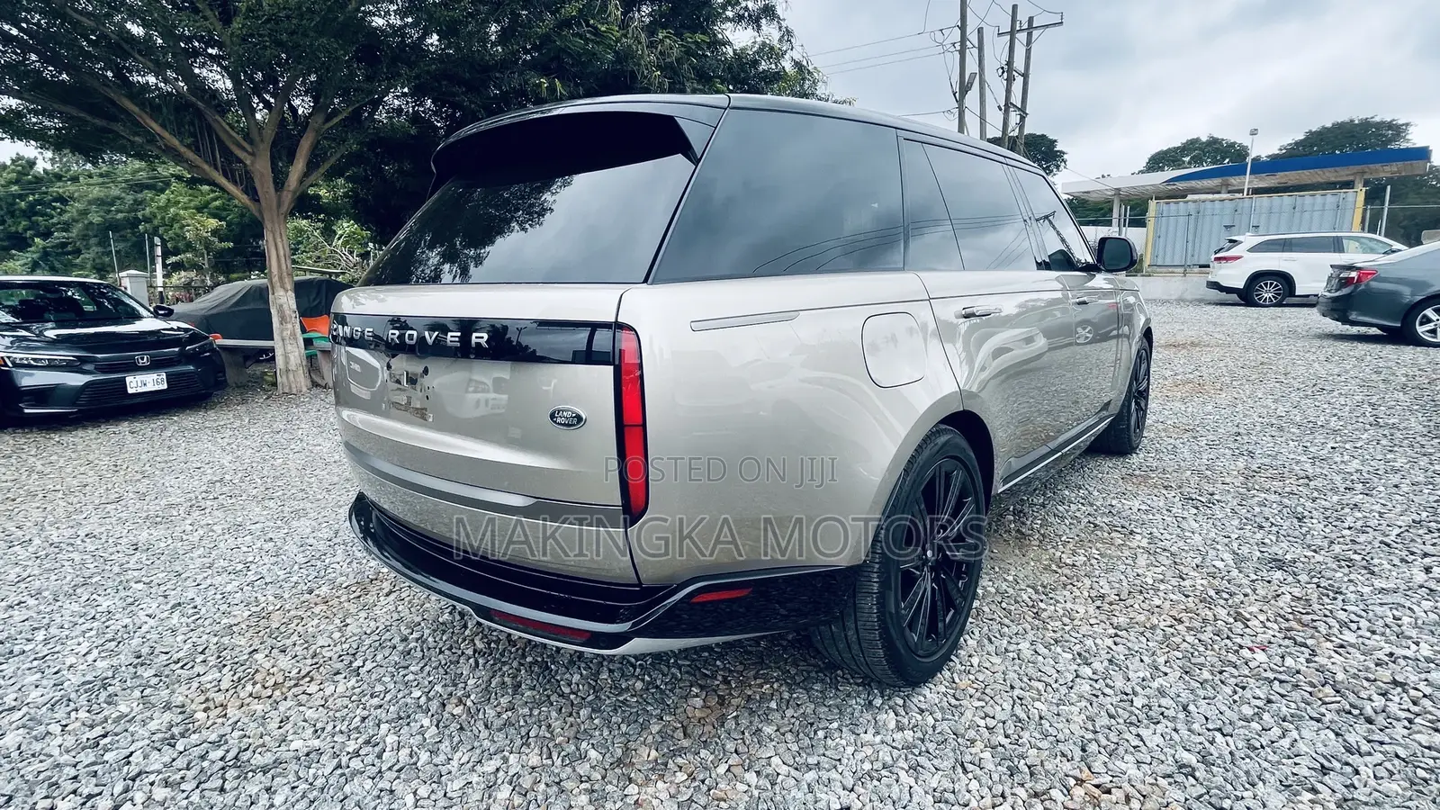 Land Rover Range Rover Vogue 2024 Gold