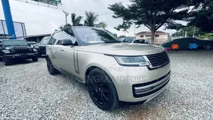 Land Rover Range Rover Vogue 2024 Gold