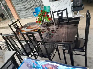 A Very Beautiful and Glamorous Table, 6seated