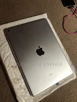 Apple iPad 5 (2022) 128 GB Gray