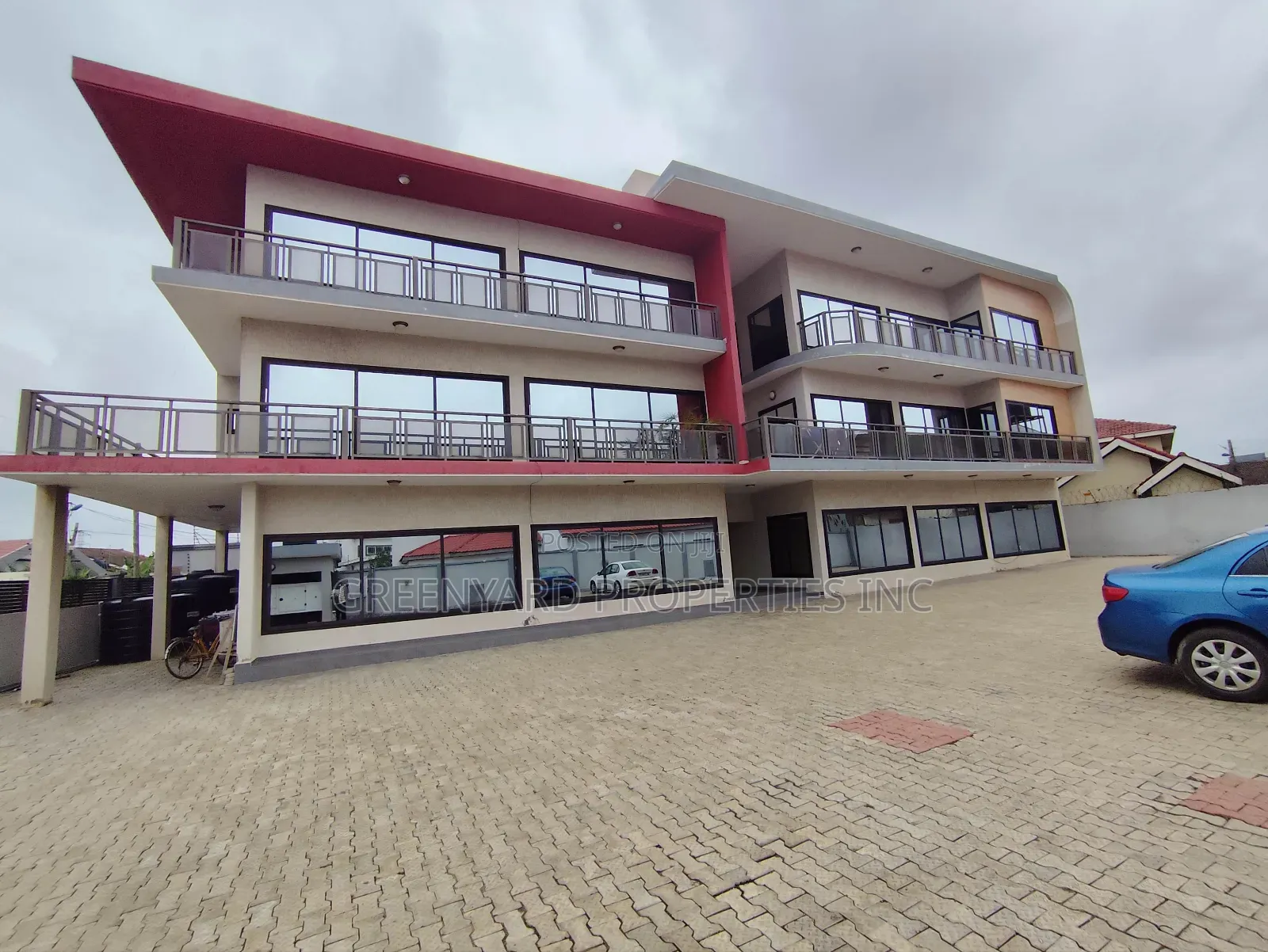 3bdrm Apartment in American House, East Legon for rent