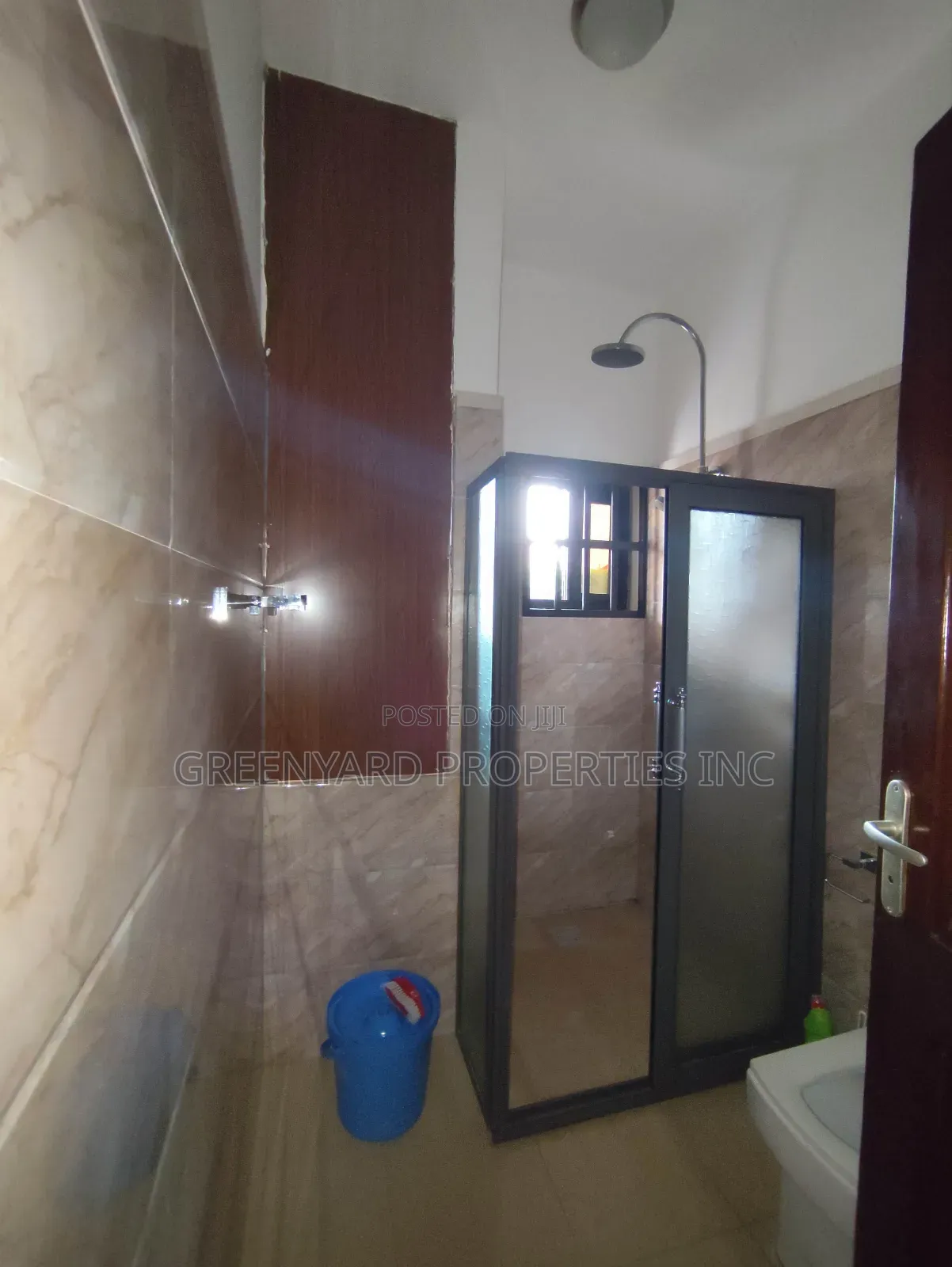3bdrm Apartment in American House, East Legon for rent