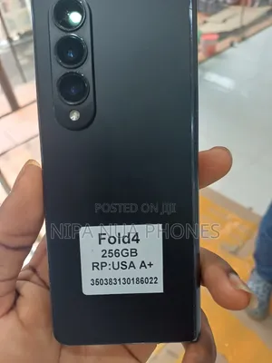 New Samsung Galaxy Z Fold4 256 GB Black